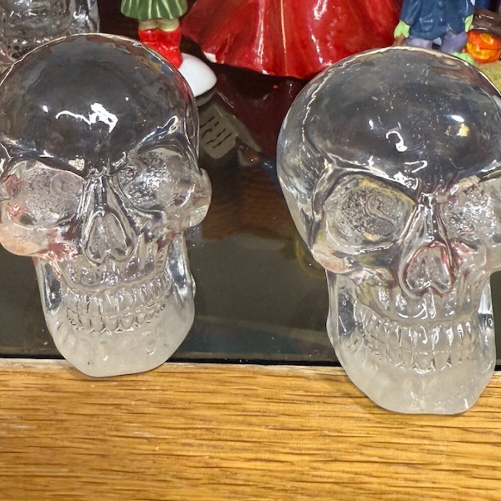 Set of 2- Witching Hour Gazing Skull Statues
